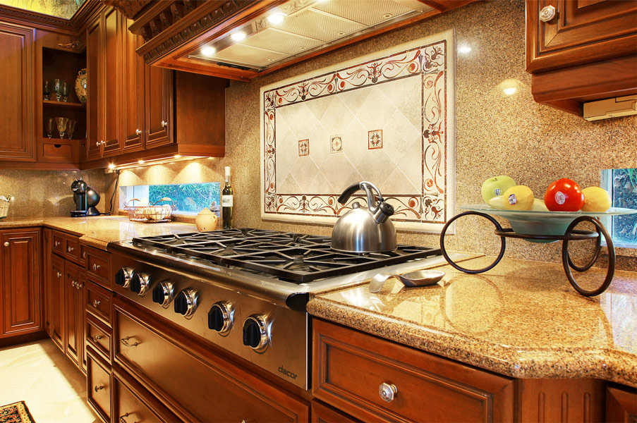 Light & Bright Kitchen: Natural Gas Stove with Italian tiled Artwork
