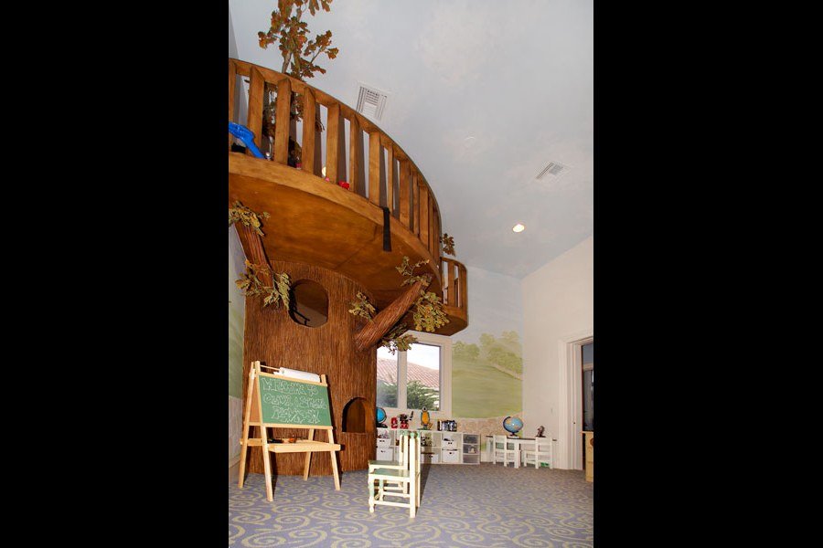 North Wing: Playroom with Children’s Tree house